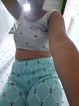 sexy-latin10 online show from 09.26.25