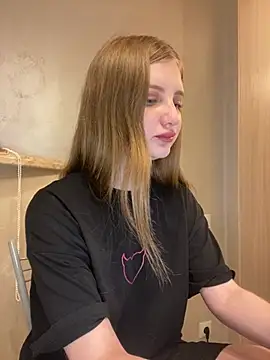 MollyDolle online show from 05.09.26