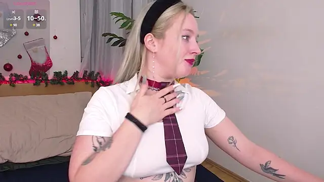 Snapshot of Nicole__Aniston_ chatting on 01.04.25 Nicole Aniston online show from 01.04.25