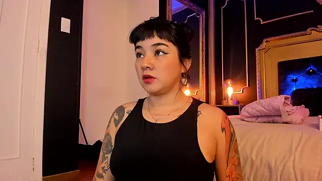 Snapshot of JeyLee chatting on 03.13.25 JeyLee online show from 03.13.25