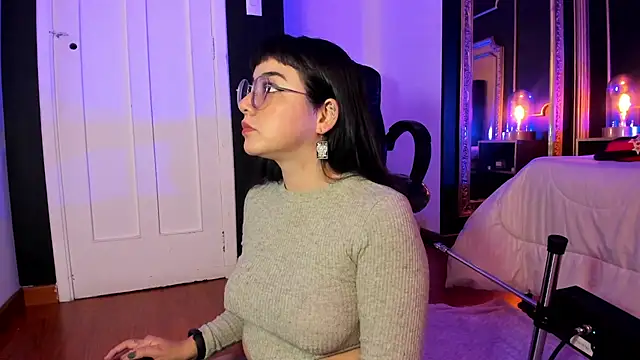 Snapshot of JeyLee chatting on 03.18.25 JeyLee online show from 03.18.25