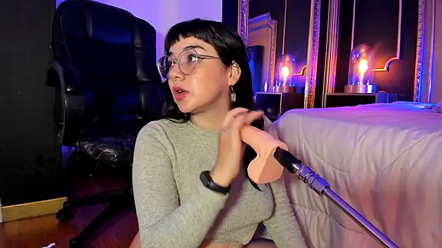 Snapshot of JeyLee chatting on 03.18.25 JeyLee online show from 03.18.25