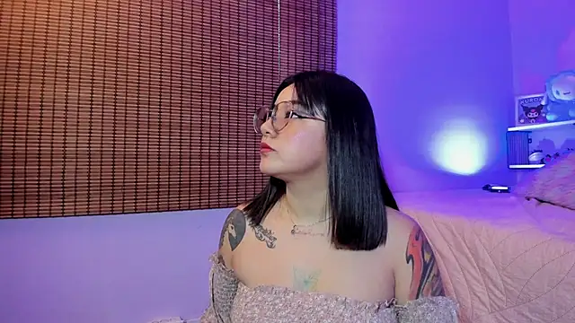 Snapshot of JeyLee chatting on 09.22.25 JeyLee online show from 09.22.25