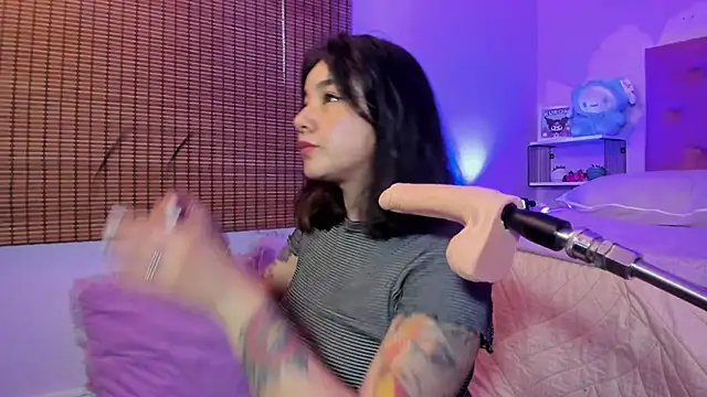 Snapshot of JeyLee chatting on 09.23.25 JeyLee online show from 09.23.25