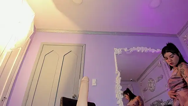 Snapshot of JeyLee chatting on 10.03.25 JeyLee online show from 10.03.25