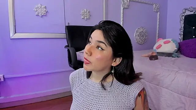 Snapshot of JeyLee chatting on 10.29.25 JeyLee online show from 10.29.25