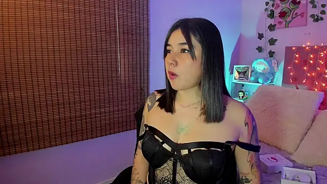 Snapshot of JeyLee chatting on 11.06.25 JeyLee online show from 11.06.25