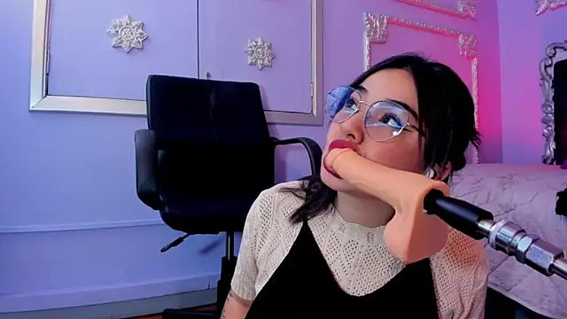 Snapshot of JeyLee chatting on 12.16.25 JeyLee online show from 12.16.25