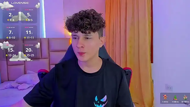 Snapshot of Nathan_Bluee chatting on 12.10.24 Nathan Bluee online show from 12.10.24