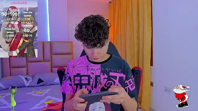 Snapshot of Nathan_Bluee chatting on 12.27.24 Nathan Bluee online show from 12.27.24