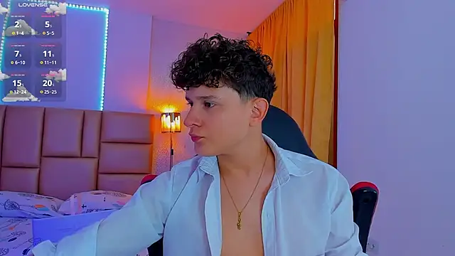 Snapshot of Nathan_Bluee chatting on 02.28.25 Nathan Bluee online show from 02.28.25