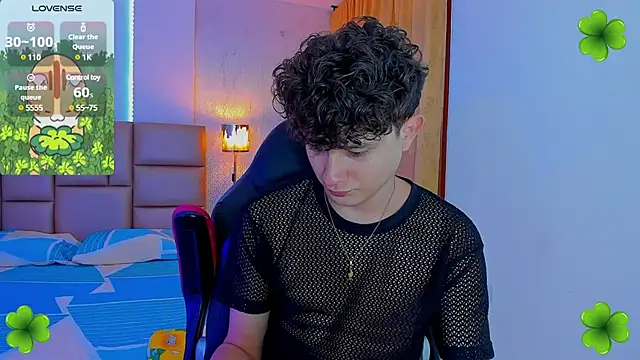 Snapshot of Nathan_Bluee chatting on 03.17.25 Nathan Bluee online show from 03.17.25