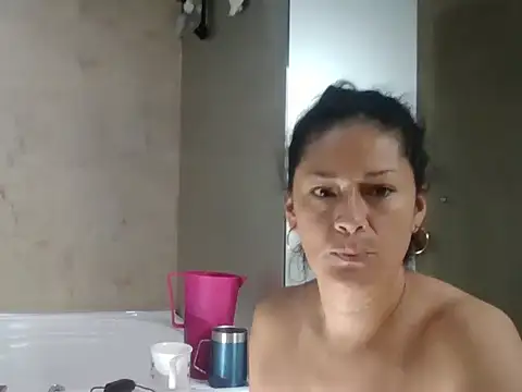 Snapshot of hornymilf_69xxx chatting on 04.06.26 hornymilf 69xxx online show from 04.06.26
