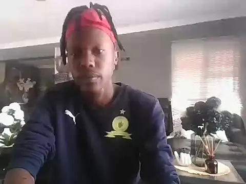 Snapshot of MluTheFixer chatting on 09.25.25 MluTheFixer online show from 09.25.25