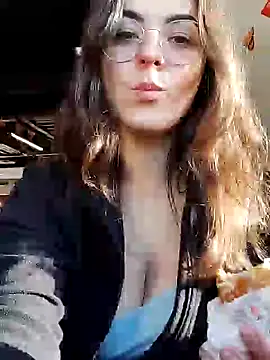 Snapshot of Alicia_Hot1 chatting on 12.12.24 Alicia Hot1 online show from 12.12.24