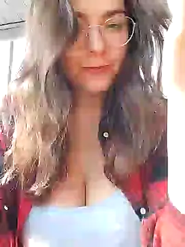 Snapshot of Alicia_Hot1 chatting on 12.18.24 Alicia Hot1 online show from 12.18.24