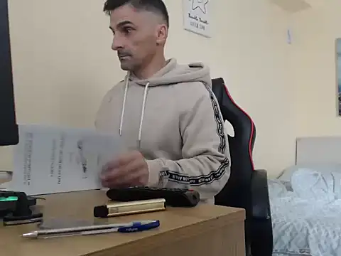 Snapshot of amydamarw chatting on 02.20.26 amydamarw online show from 02.20.26