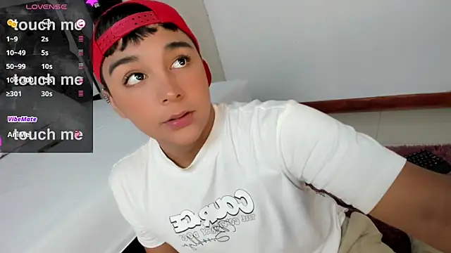 Snapshot of Seductivo_jr chatting on 02.01.25 Seductivo jr online show from 02.01.25