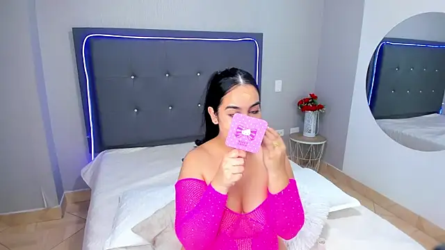 Snapshot of emma_lye chatting on 01.16.25 emma lye online show from 01.16.25