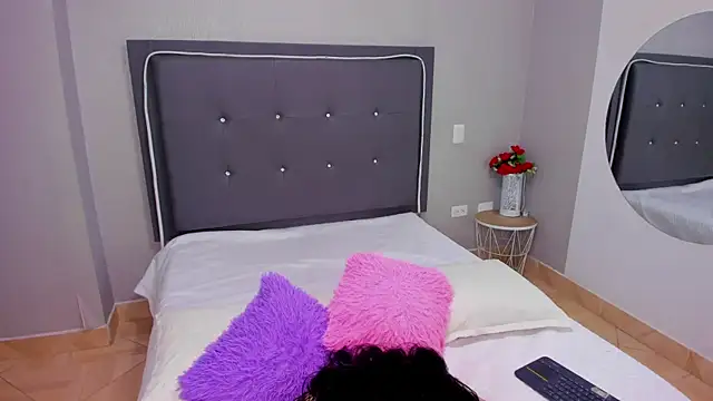 Snapshot of emma_lye chatting on 02.01.25 emma lye online show from 02.01.25