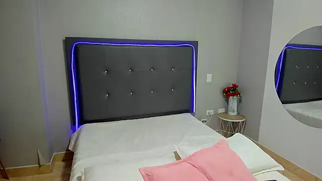 Snapshot of emma_lye chatting on 02.16.25 emma lye online show from 02.16.25