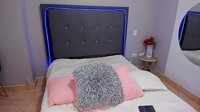 Snapshot of emma_lye chatting on 02.23.25 emma lye online show from 02.23.25