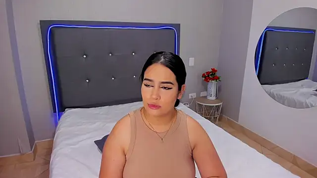 Snapshot of emma_lye chatting on 02.28.25 emma lye online show from 02.28.25