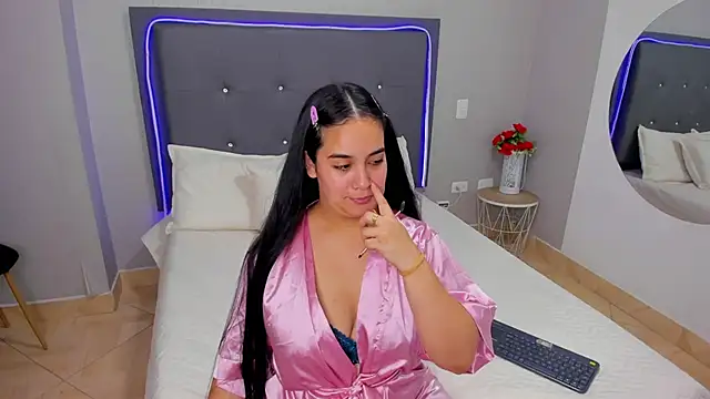 Snapshot of emma_lye chatting on 03.03.25 emma lye online show from 03.03.25