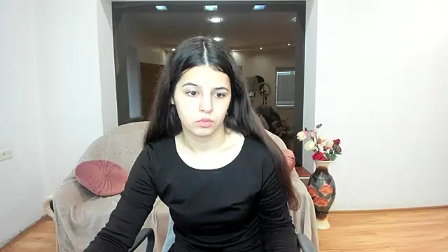 Snapshot of Molly_Owens chatting on 10.17.25 Molly Owens online show from 10.17.25