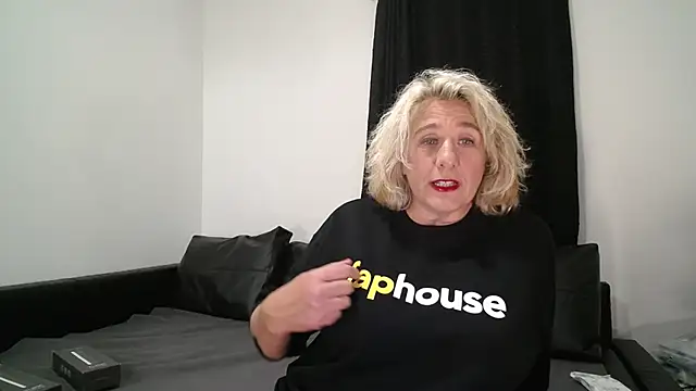 CamillaCreampie online show from 10.15.25