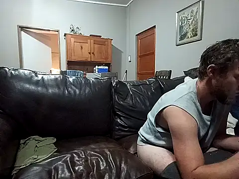 Missmesexycouple69 online show from 10.31.25