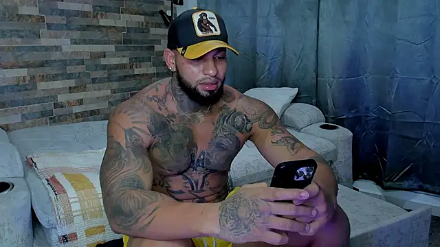 Snapshot of zaiin_diesel chatting on 01.11.25 zaiin diesel online show from 01.11.25