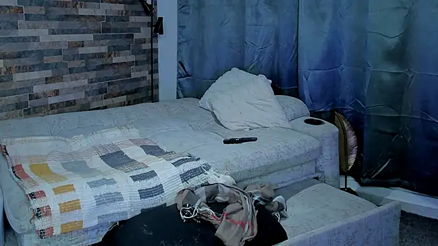 Snapshot of zaiin_diesel chatting on 01.12.25 zaiin diesel online show from 01.12.25