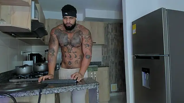 Snapshot of zaiin_diesel chatting on 03.06.25 zaiin diesel online show from 03.06.25