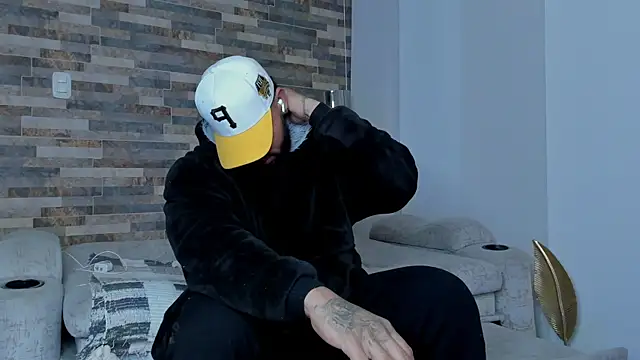 Snapshot of zaiin_diesel chatting on 03.12.25 zaiin diesel online show from 03.12.25