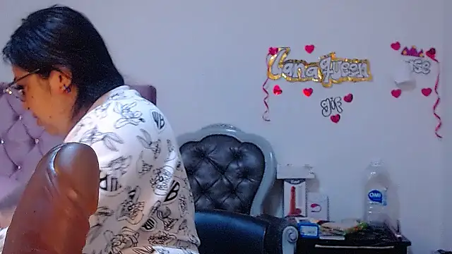 Snapshot of lanaqueen699 chatting on 04.15.26 lanaqueen699 online show from 04.15.26