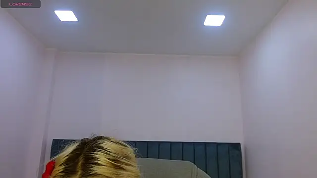 Snapshot of april_bunnyy chatting on 07.03.26 april bunnyy online show from 07.03.26