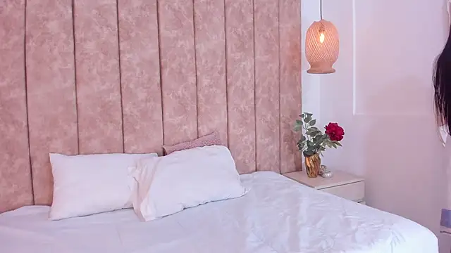 Katrina baurii online show from 10.29.25