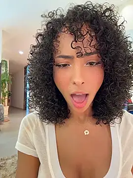 Snapshot of OSHUN_ chatting on 07.19.26 OSHUN online show from 07.19.26