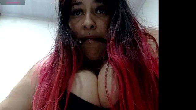 Snapshot of amydeepqueen chatting on 01.31.25 amydeepqueen online show from 01.31.25