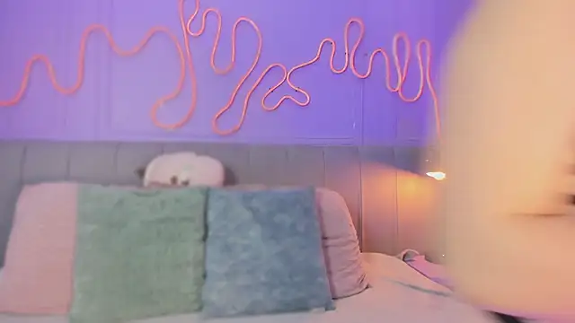 Snapshot of Mai_higurashi chatting on 10.10.25 Mai higurashi online show from 10.10.25