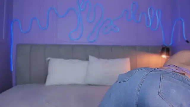 Snapshot of Mai_higurashi chatting on 10.28.25 Mai higurashi online show from 10.28.25