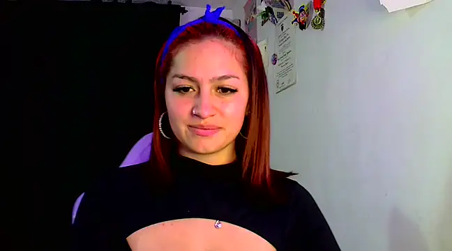 Snapshot of lucycherry__ chatting on 02.05.25 lucycherry online show from 02.05.25