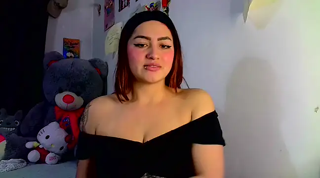 Snapshot of lucycherry__ chatting on 03.10.25 lucycherry online show from 03.10.25