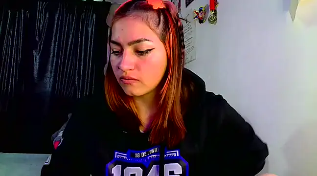 Snapshot of lucycherry__ chatting on 03.18.25 lucycherry online show from 03.18.25