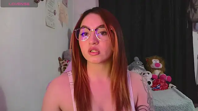 Snapshot of lucycherry__ chatting on 09.16.25 lucycherry online show from 09.16.25