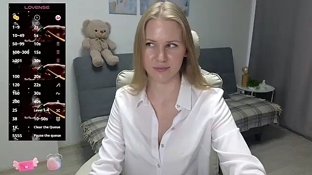 Snapshot of IsabelAllen chatting on 02.14.26 IsabelAllen online show from 02.14.26