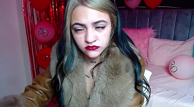 Violettasquirt online show from 02.15.25