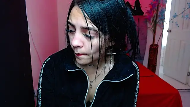 Violettasquirt online show from 10.20.25