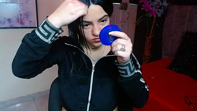 Violettasquirt online show from 11.13.25